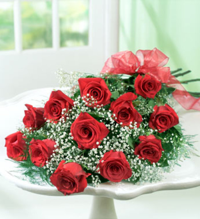 Dozen Rose Presentation Bouquet